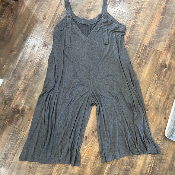 NWT “SUPERSOFT ESSENTIlALS SOLID POCKET ADJUSTABLE STRAPS JUMPSUIT” by BLOOMCHIC - Picture 2 of 8